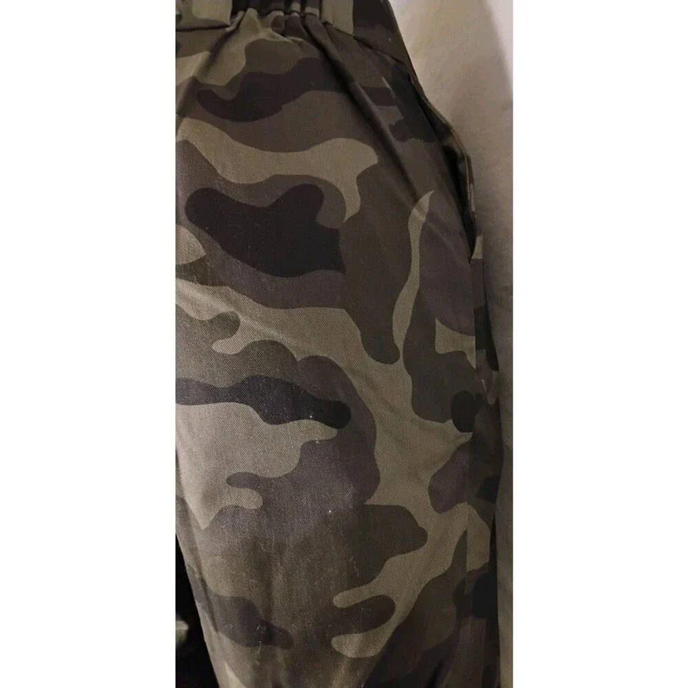Shoedazzle Women's Green Camouflage Tapered Cargo Heavy WeightvPants Small NWT
